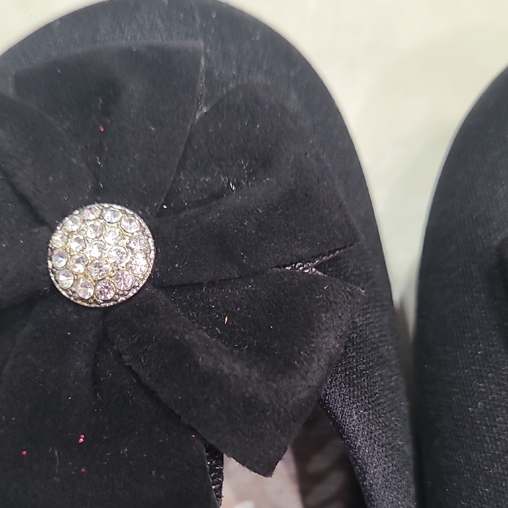 Time and Tru Black Flats with Floral Detail - Picture 2 of 6